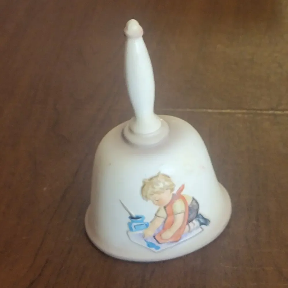 Vintage 1987 Goebel Hummel 10th Annual Bell With Loving Greetings HUM 709